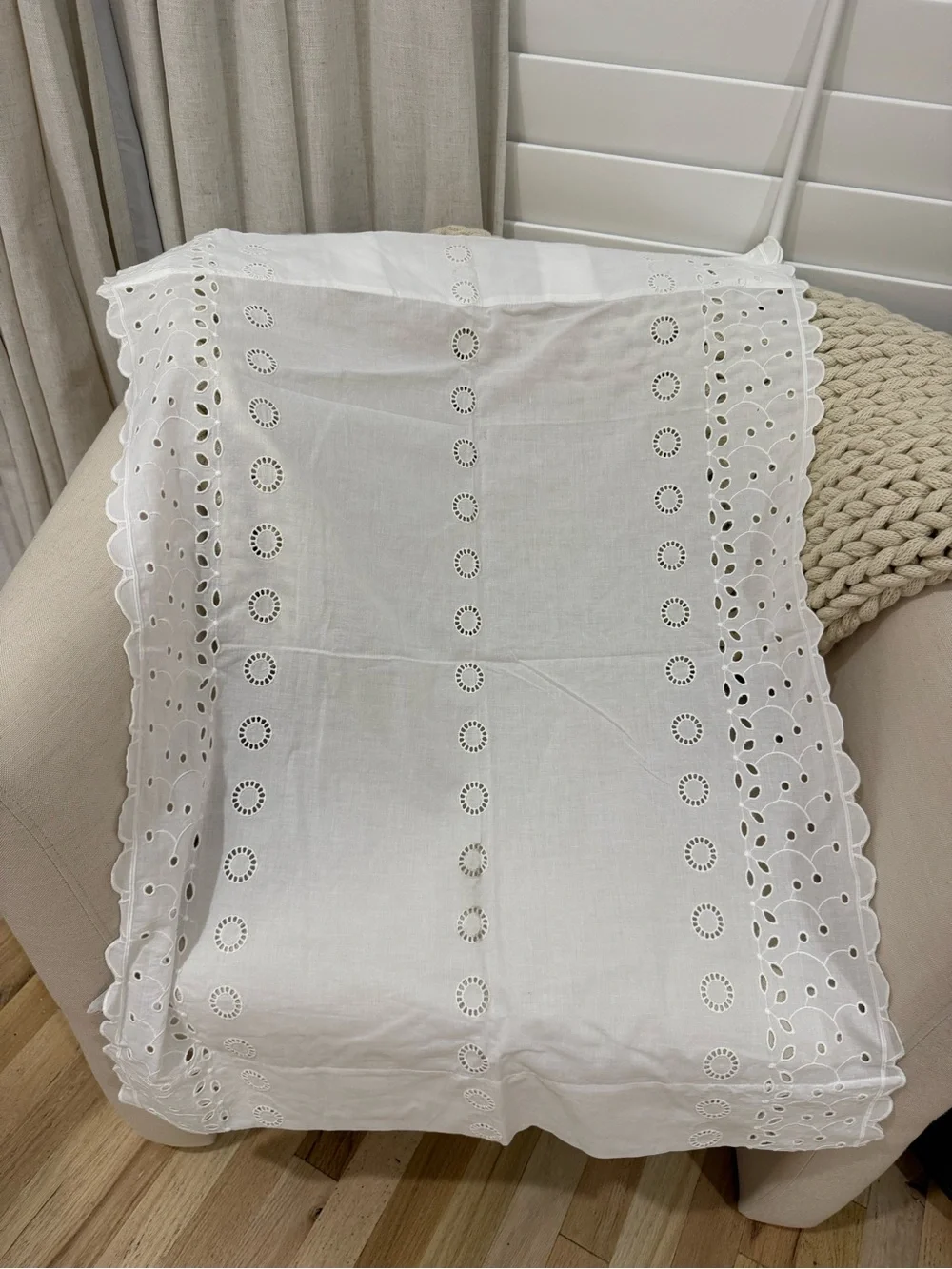 NWOT Sigrid Cotton Embroidered Scalloped Cafe Curtain, Set of 2